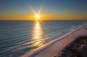 Surf’s Up! Pet-friendly, 2BR 2BA Beachfront Townhouse, Sleeps 8!